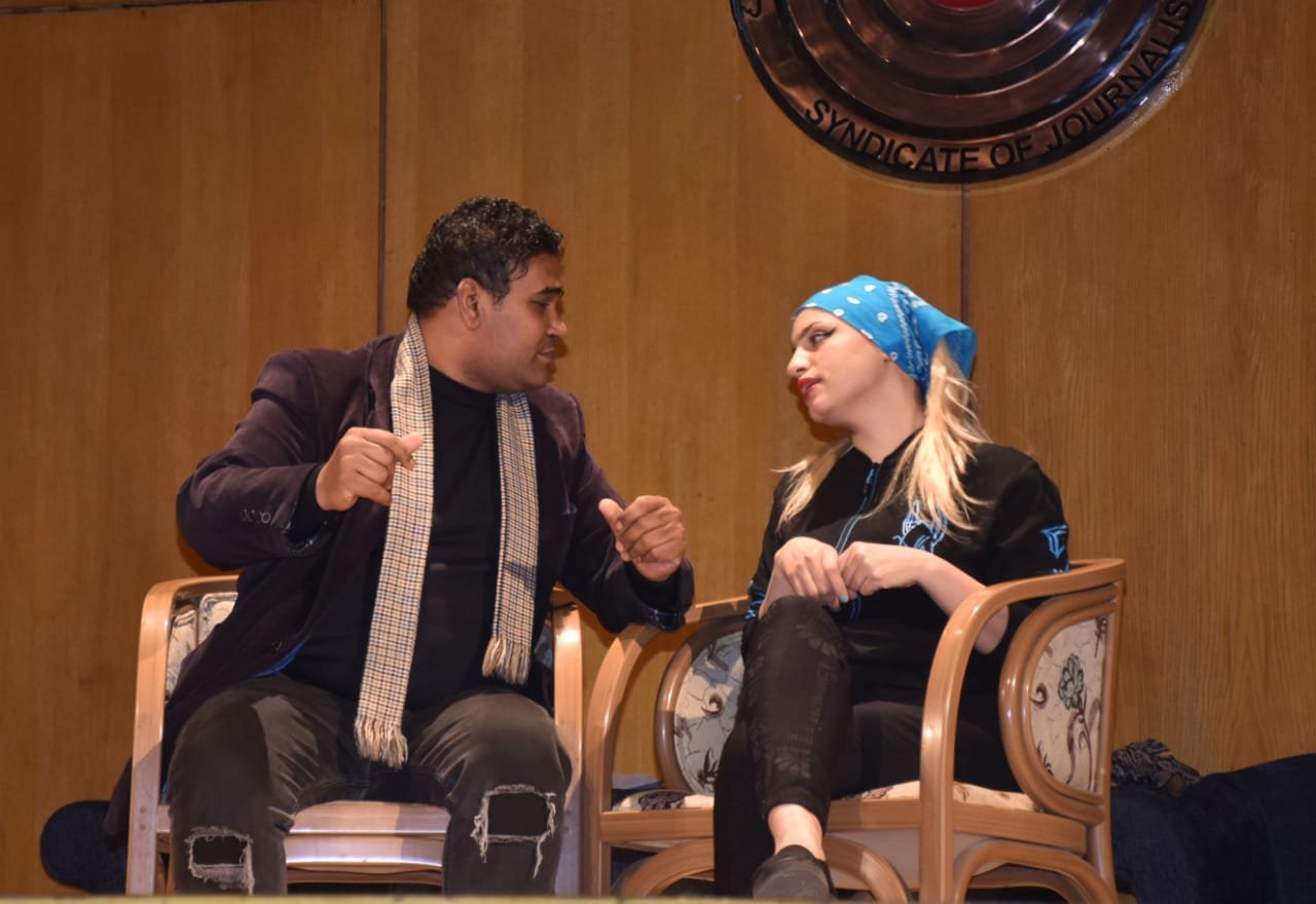 الصحفية هبة عبداللطيف تعرب عن سعادتها بالإنضمام لمسرحية "متجوزين واللا...؟"